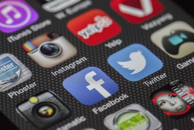 phone, display, apps, applications, screen, phone applications, mobile phone, smartphone, cellphone, phone screen, phone display, twitter, facebook, instagram, multimedia, social media, social network, social networking, mobile, facebook, social media, social media, social media, social media, social media. How to Improve Real Estate Social Media Workflow