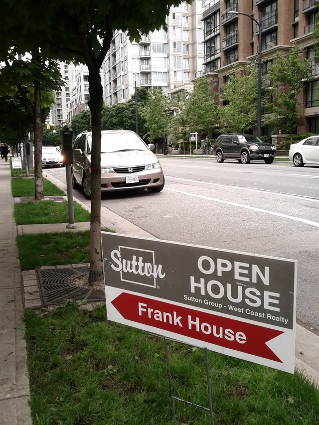 Richards Street, Vancouver BC Canada, May 26 2013 For my videos about Vancouver please visit: <a href=" http://geoffmobile.com " rel="nofollow">geoffmobile.com</a> Impo. Real Estate Video Marketing Guide for 2027