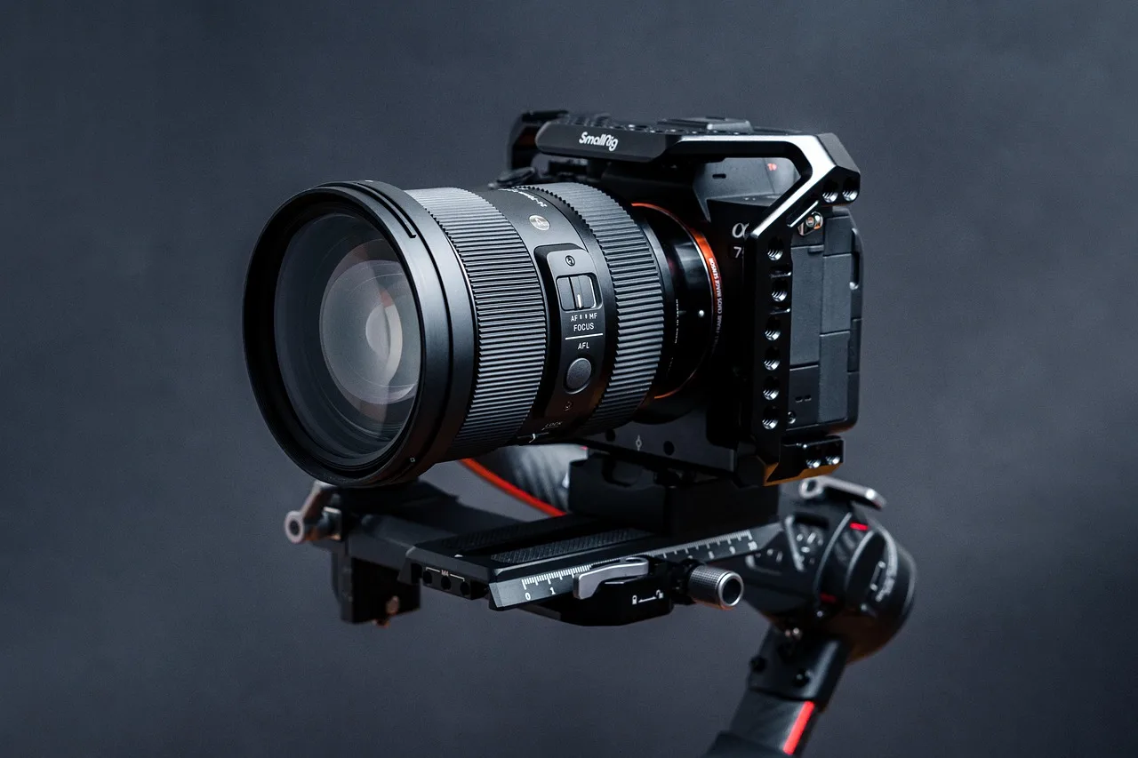 camera, gimbal, lens, mirrorless, video, video studio, video shooting, video editing, photoshoot, sony, lens 24-70, ronin, video editing, video editing, video editing, video editing, video editing. Real estate video marketing trends: seven changes to plan for